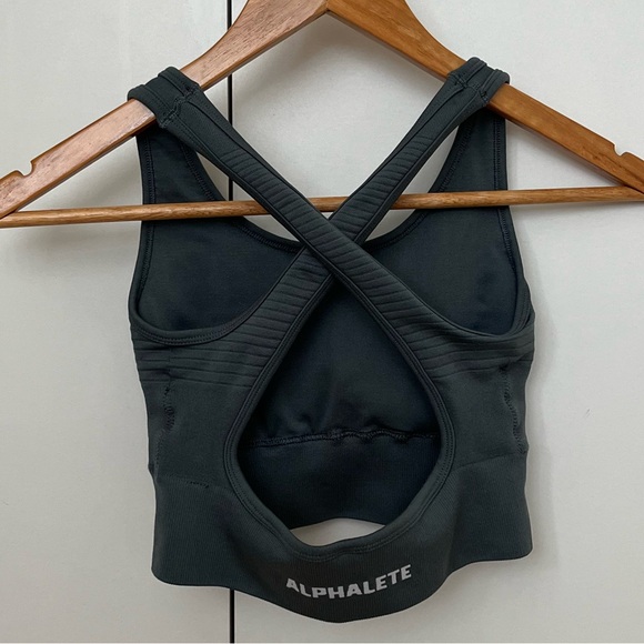 Alphalete Sports Bra - Picture 3 of 3